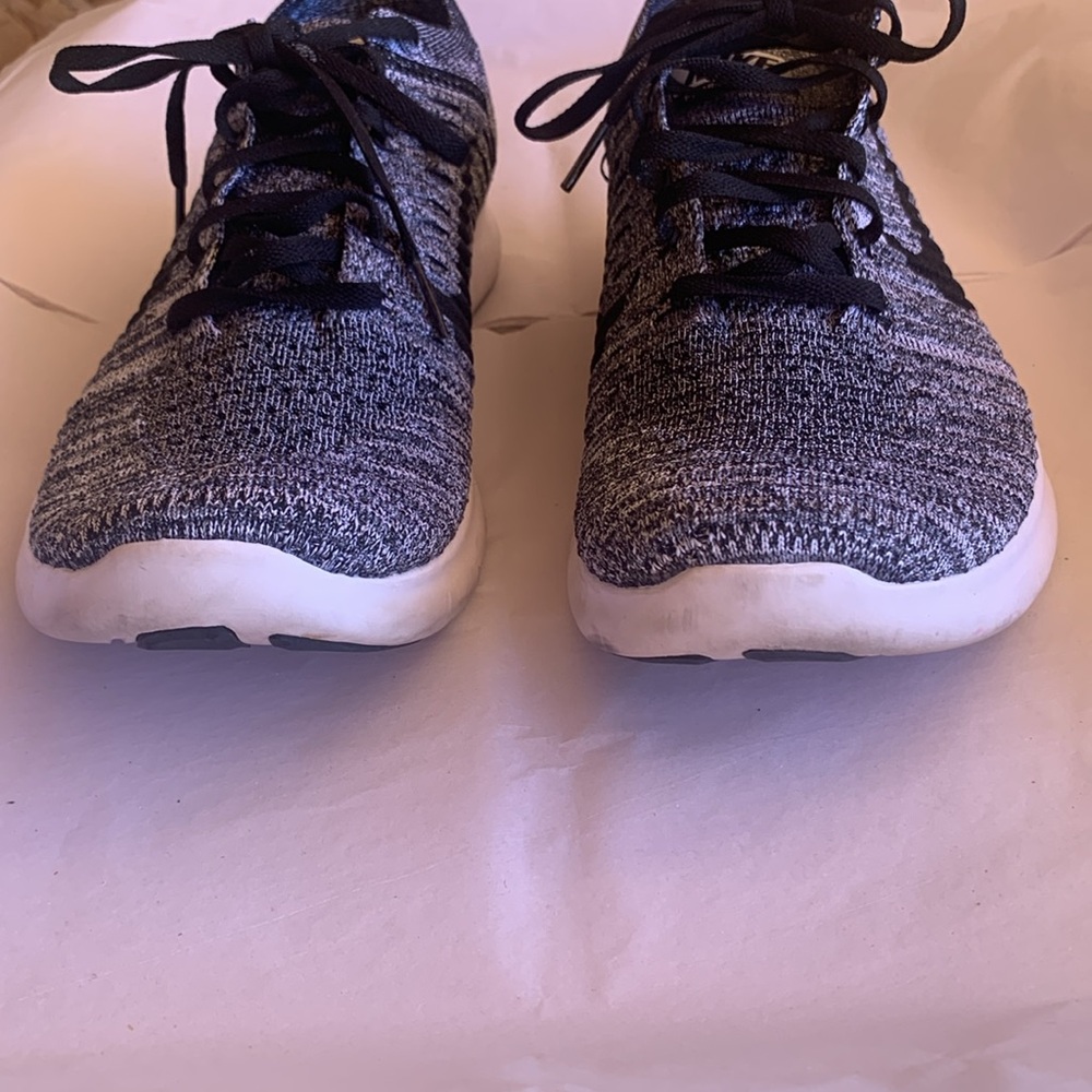 Nike Nike Free RN Flyknit White & Black Size 10 - Picture 4 of 8